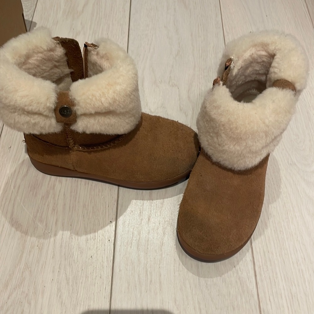 Ugg Boots for kids size 9